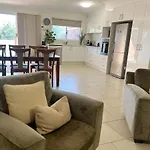 Downtown Narrabri Apartment