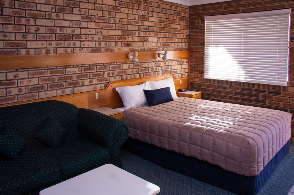 Motel Mid Town 3*