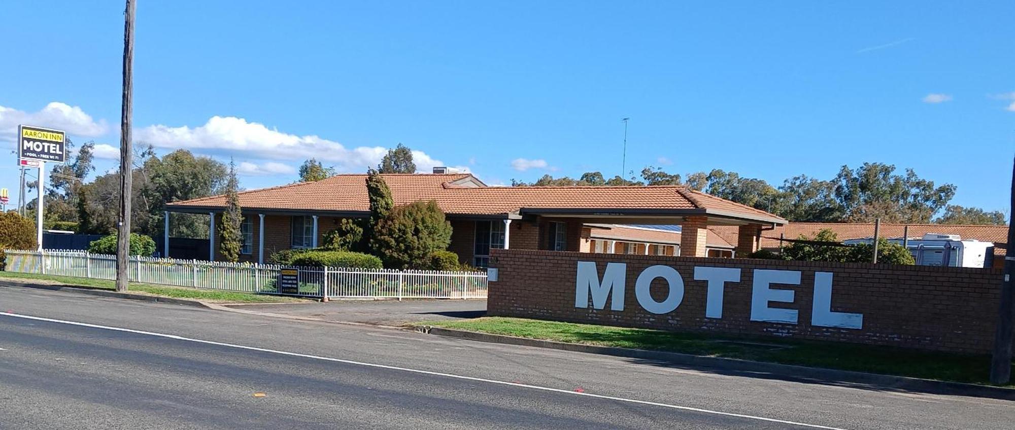 Aaron Motel