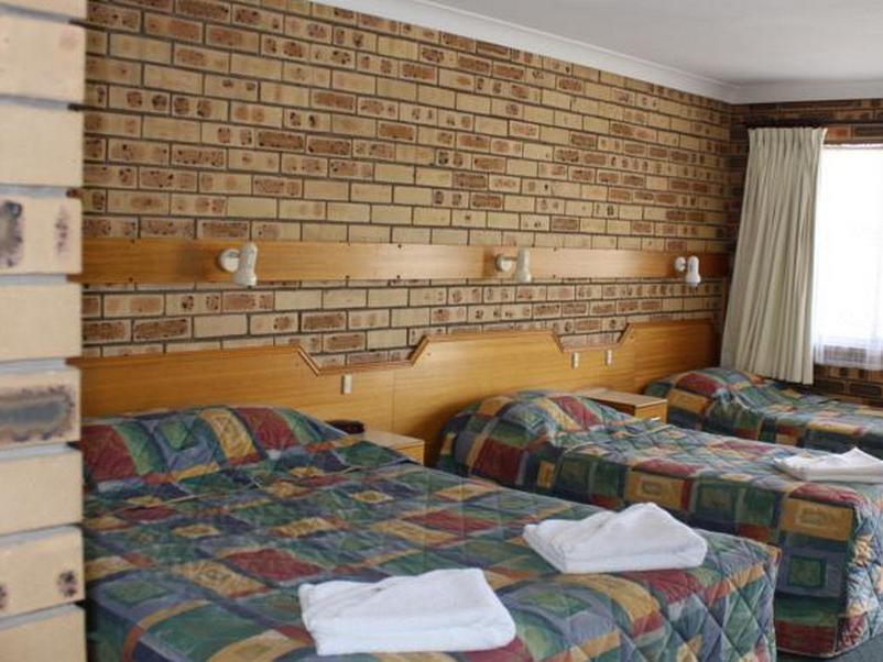 Mid Town Motel 3*