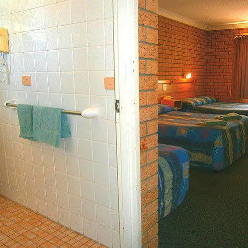 Aaron Motel