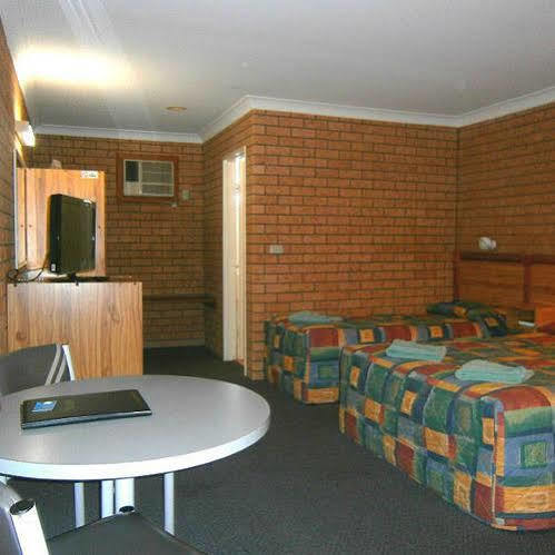 Aaron Motel
