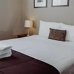 Crossroads Hotel