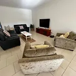 Downtown Narrabri Apartment