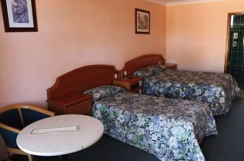 Nandewar Motor Hotel
